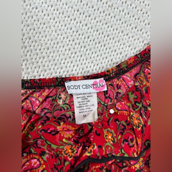 Vintage Y2K Body Central Vibrant Red Floral Top - Picture 4 of 5